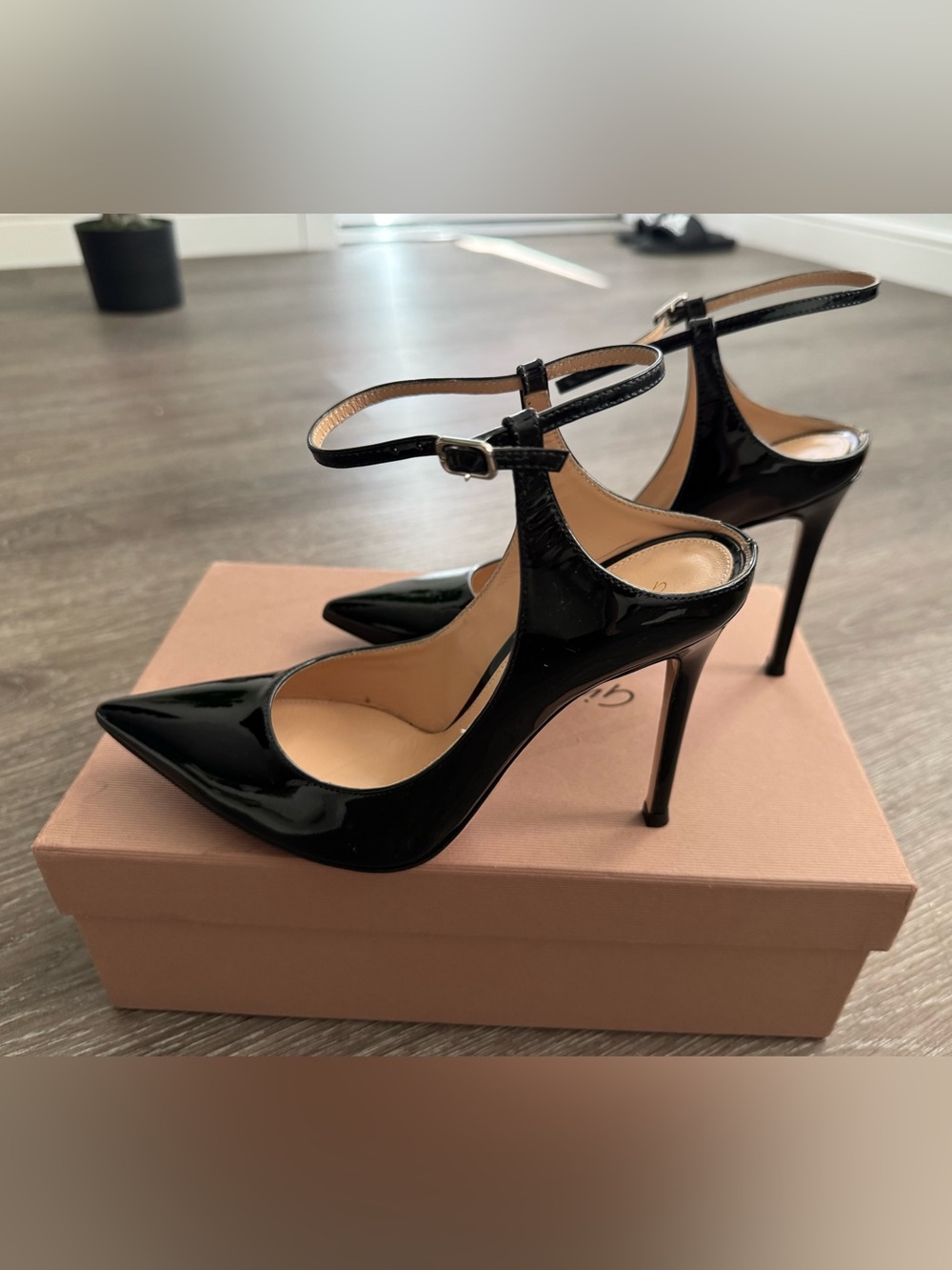 Gianvito Rossi Black Patent Pointed-Toe Ankle-Strap Heels - Picture 6 of 12